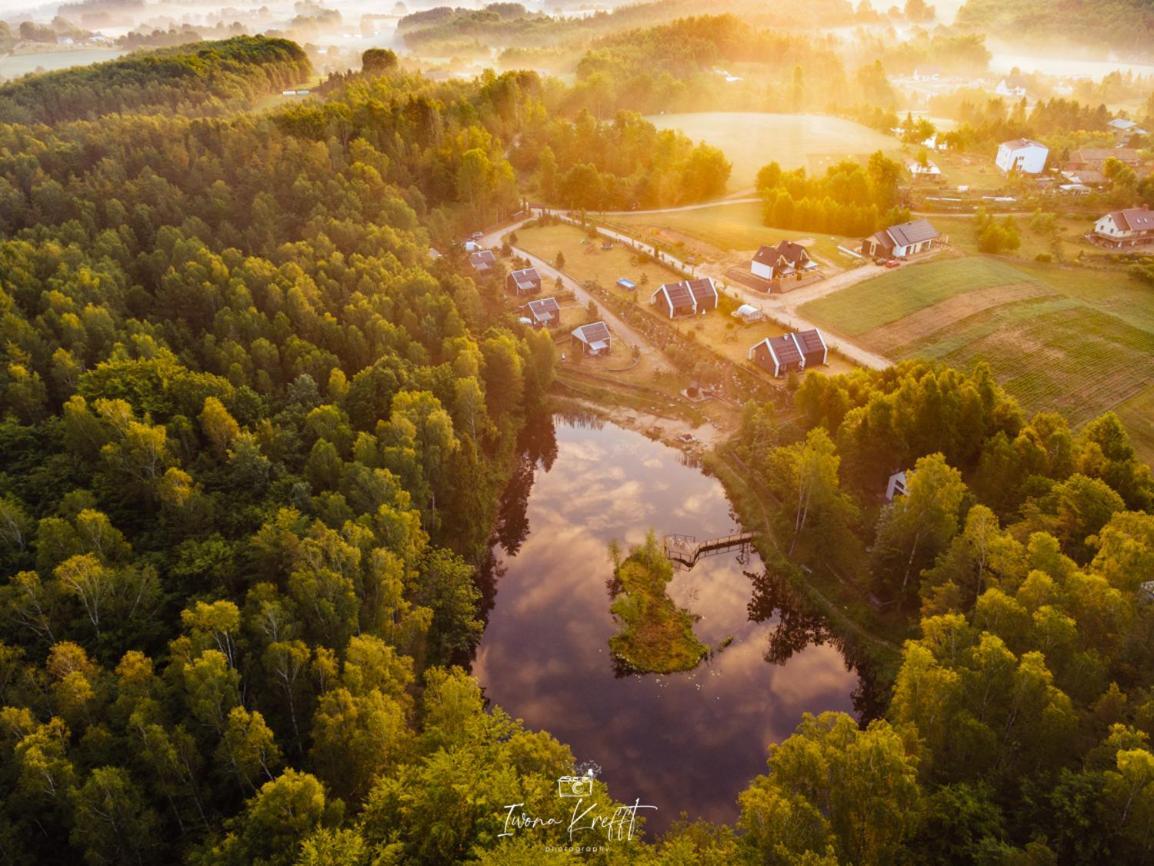 Osada Skoczkowo Komfortowe Domki Z Jacuzzi Nad Jeziorem- Sauna- Balia- Prywatny Staw Wedkarski Podiazy Exterior photo