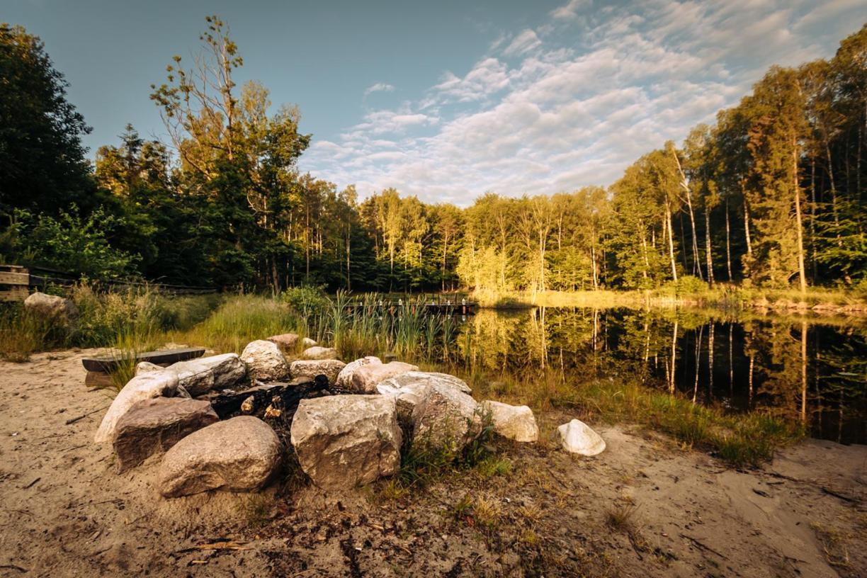 Osada Skoczkowo Komfortowe Domki Z Jacuzzi Nad Jeziorem- Sauna- Balia- Prywatny Staw Wedkarski Podiazy Exterior photo