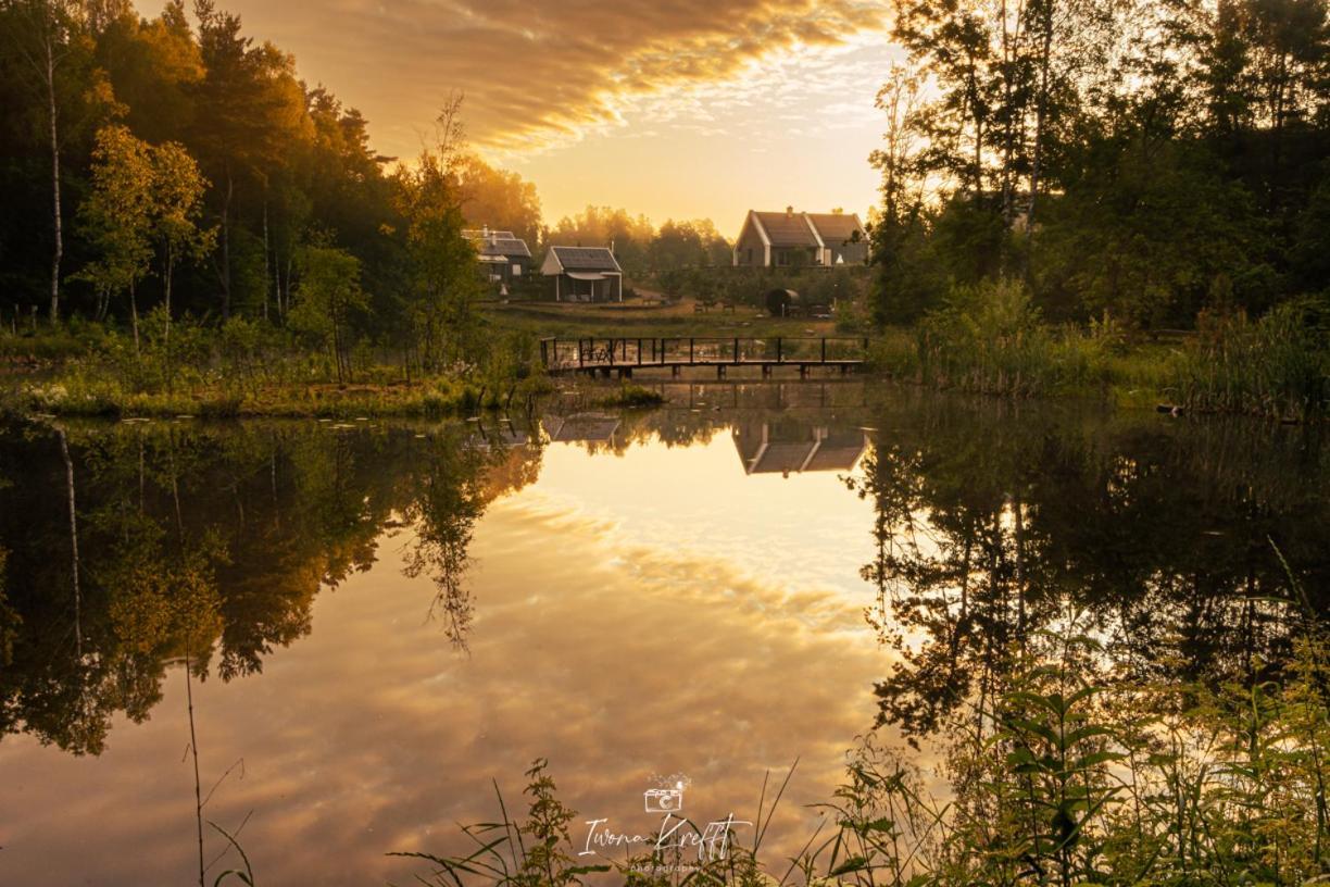 Osada Skoczkowo Komfortowe Domki Z Jacuzzi Nad Jeziorem- Sauna- Balia- Prywatny Staw Wedkarski Podiazy Exterior photo